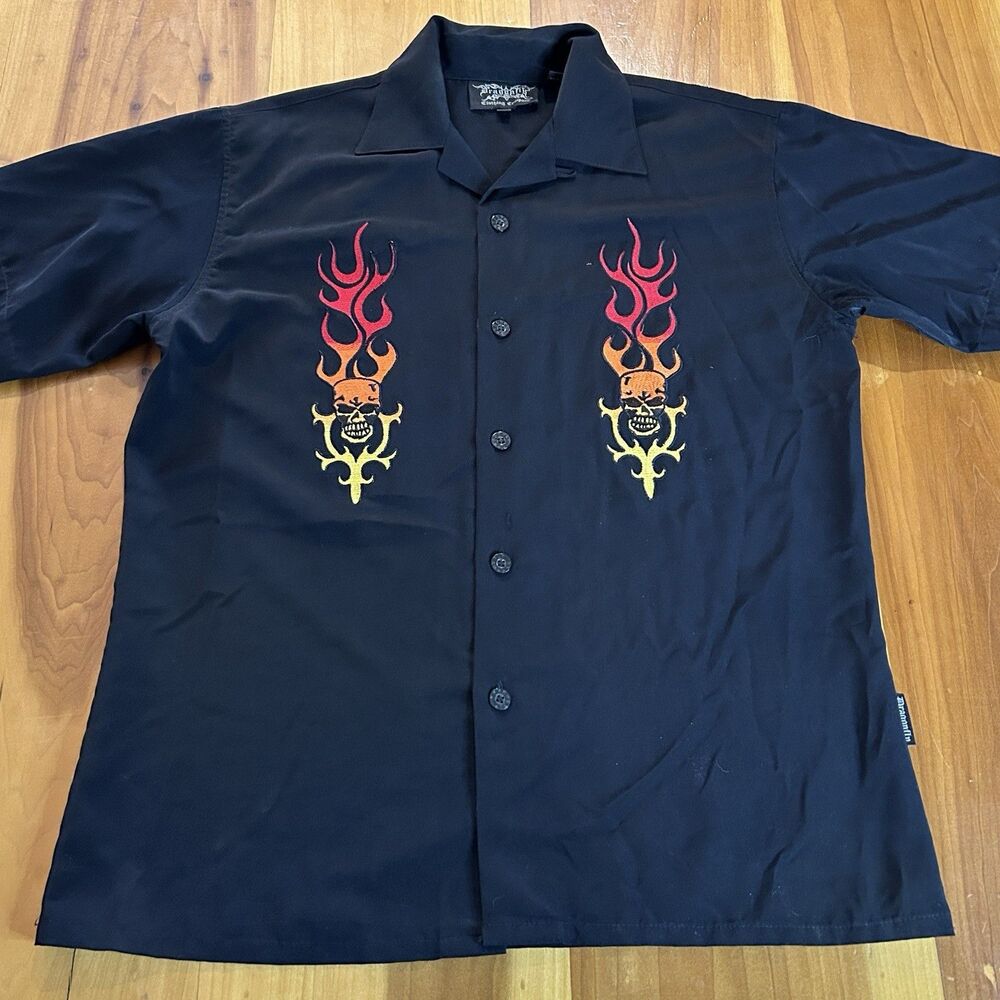 Dragonfly Men’s Button Up Shirt Medium Embroidered Skull And Flames Short Sleeve